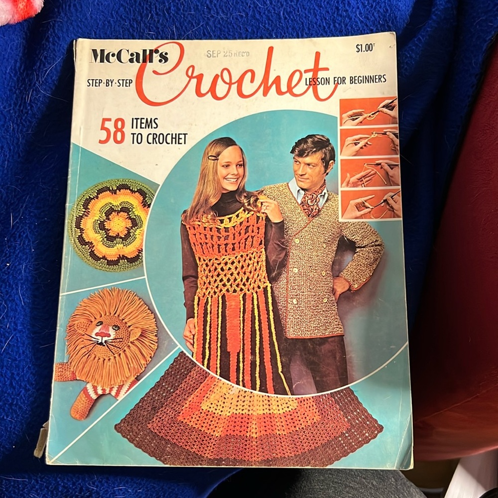 McCall’s Step by Step Crochet Lessons for Beginners #4 Book - January 1, 1970